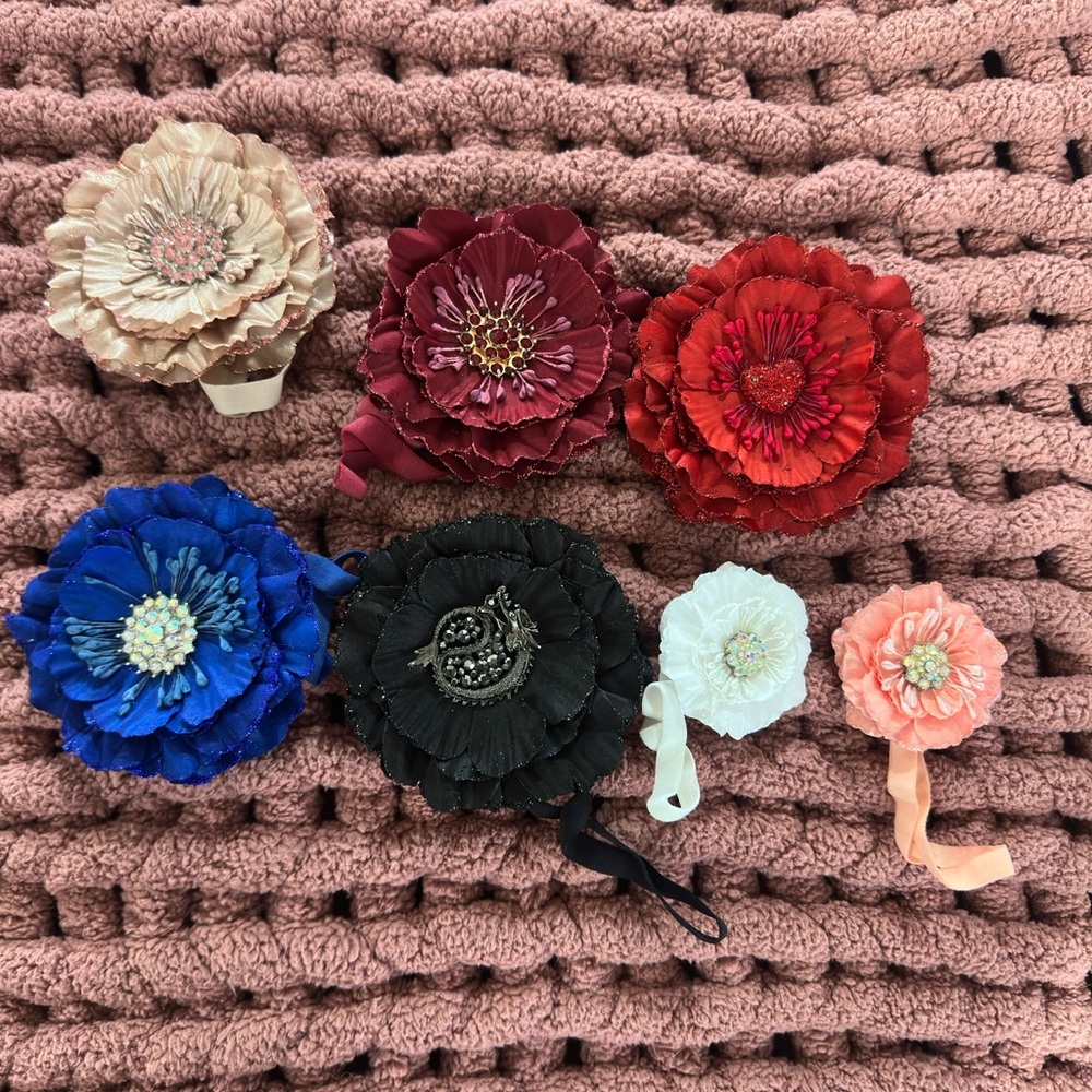 Set of 7 Tieks bows